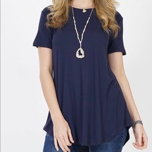 😍NWT Navy Curved Hem Tunic